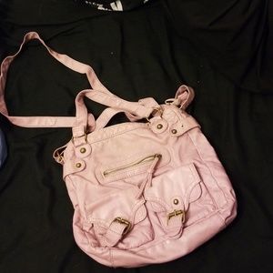 Lavender cross body bag.